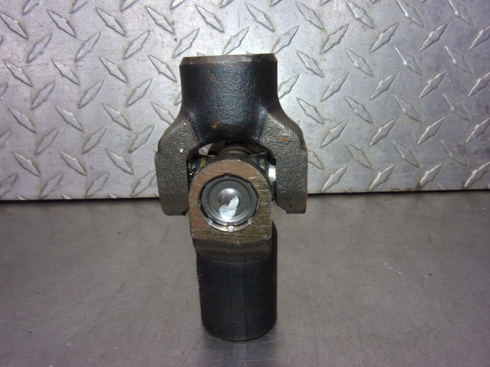 975 B SUZUKI BOULEVARD C50 2007 OEM DRIVE U JOINT