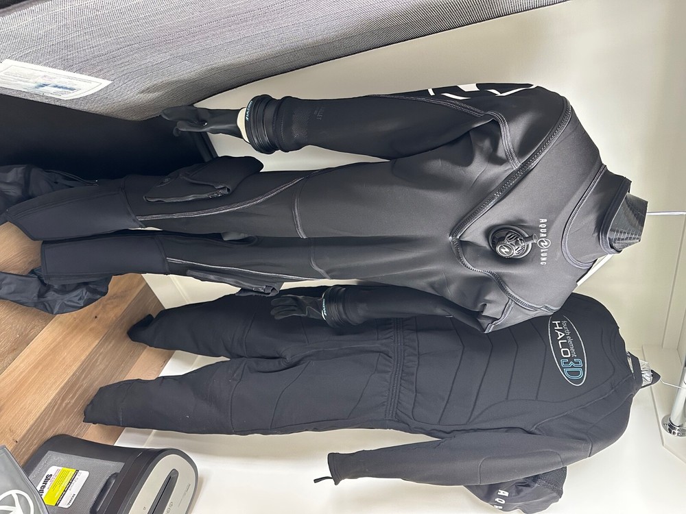 scuba diving dry suit