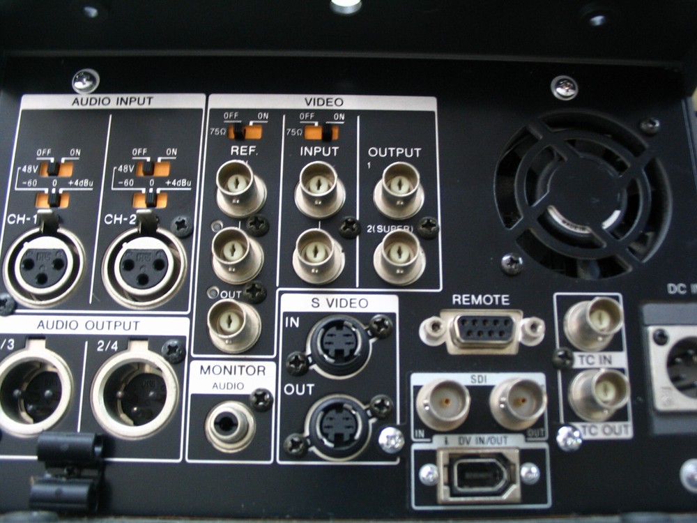 SONY DSR-70AP DIGITAL PORTABLE EDITING RECORDER.