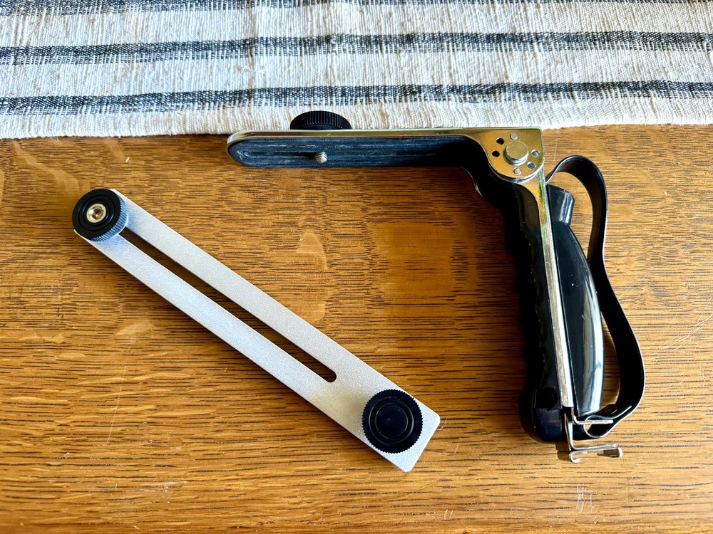 Vtg Flash L Bracket For Camera Foldable/Adjustable Compact Bracket ~ 35MM Hand