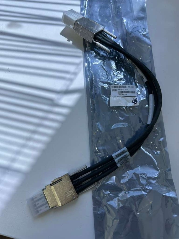 Cisco Stacking Cable STACK-T1-50CM V01