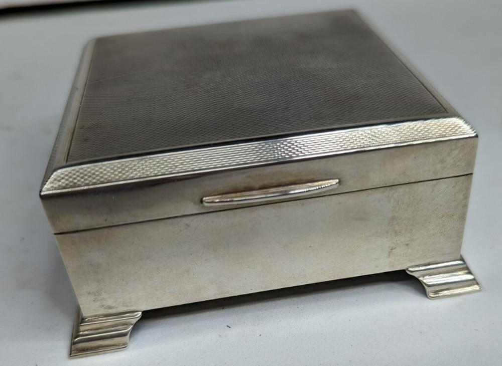Late Victorian Sterling Silver Cigarette Box & Wood Lining  229.2 Grams