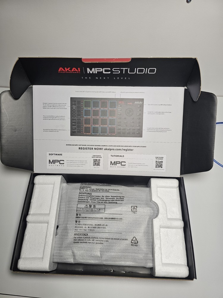 Akai MPC Studio USB MIDI Controller w/ Box Used Excellent Condition