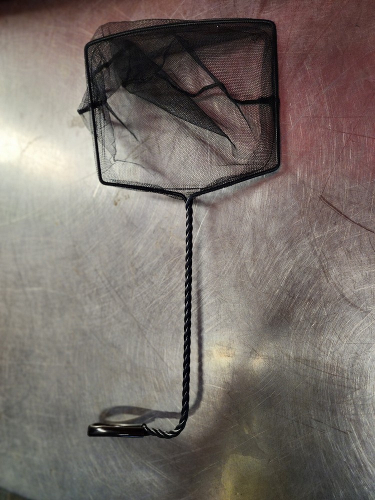 Marina Easy Catch Net 8 " Wide Net with 16" Long Handle