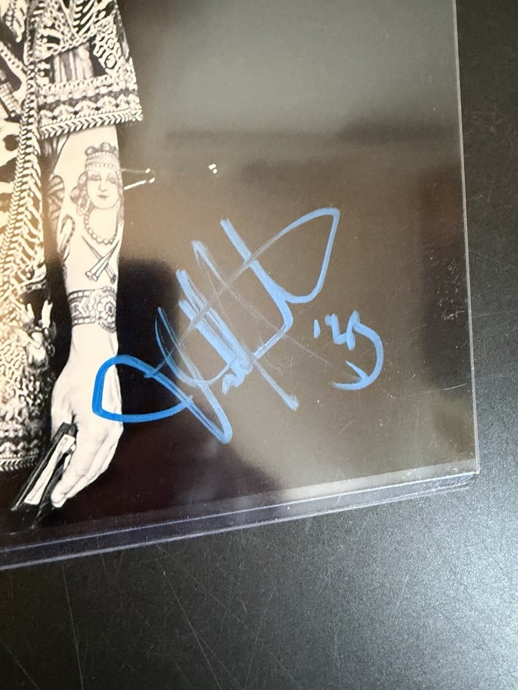 AUTHENTIC Billy Strings AUTOGRAPHED 11x14 Photo Beckett COA