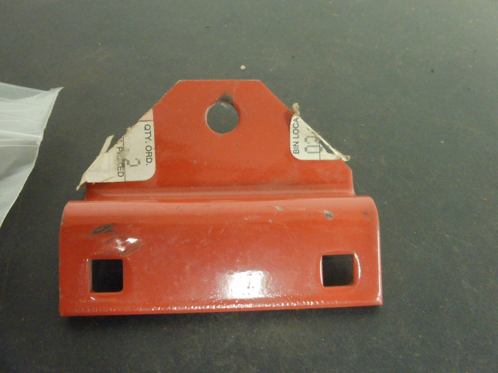 AGCO- BRACKET, HANGER PK QTY 2 - 700131563 - BX4ARL