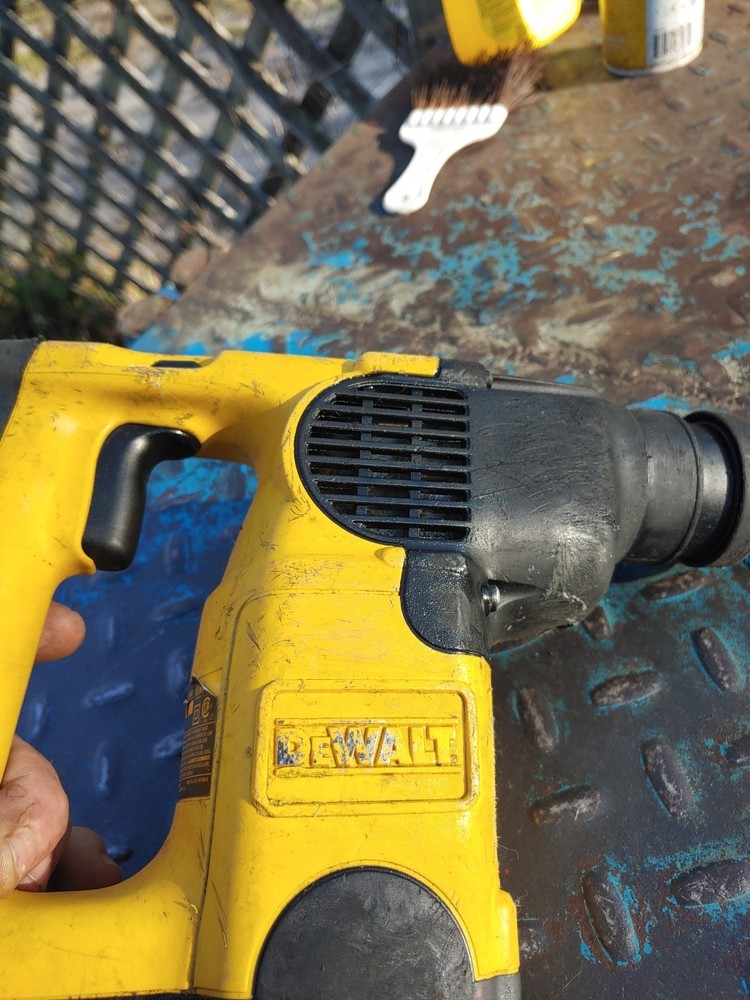 DEWALT D25313 1-inch L Shape 3 mode SDS Hammer Drill