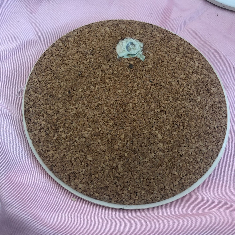 Ceramic Tile Laurel White Ceramic Round 6" Wide Hang /Trivet