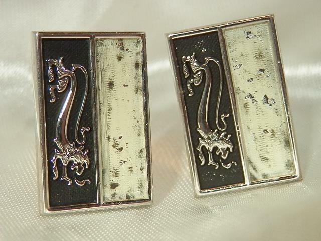 Outstanding Vintage 1970's Celtic Dragon Silver Tone Cuff Links 285J9