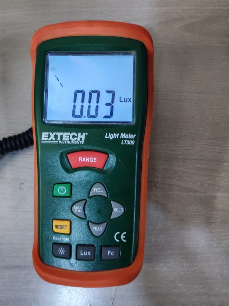 EXTECH INSTRUMENT LT300 DIGITAL LIGHT METER - W/O ANY ACCESSORIES