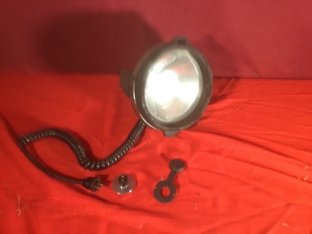 Handhield Portable Boat Spotlight With Connectors Marked AAA