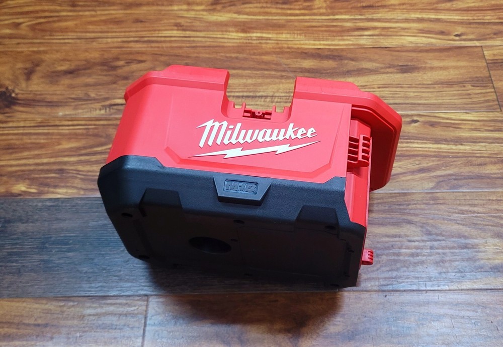 MILWAUKEE POWER BASE FOR 2820-20 M18 BACKPACK SPRAYER (POWER BASE ONLY)