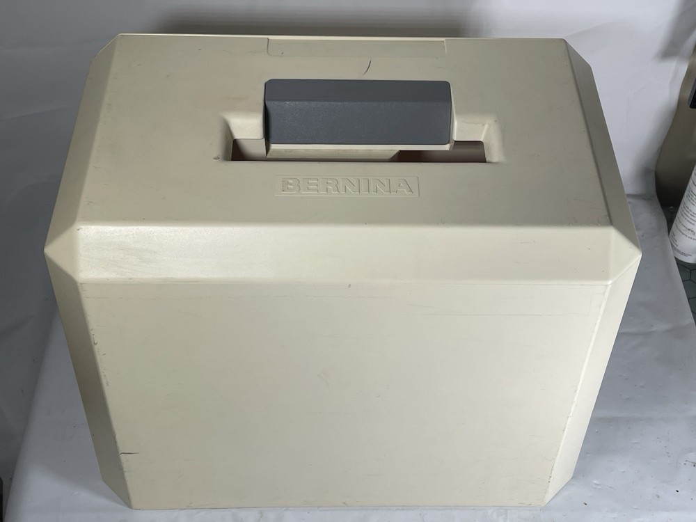 Bernina 1260 Sewing Machine READ