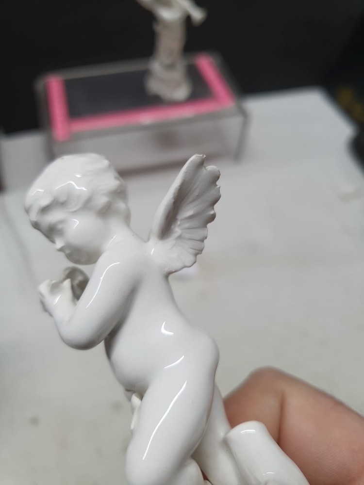 2x Antique German Cherubs Playing Instruments 12cm High, Anchor Base Mark (B74)