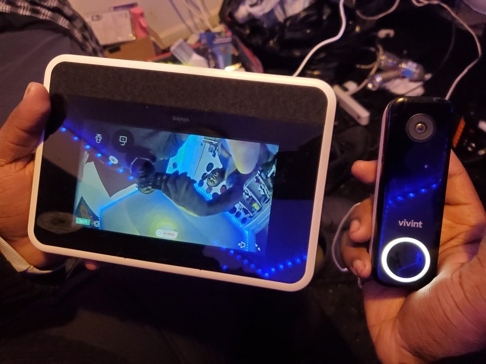 Vivint Home Security System Bundle- Smart Hub Control Panel With Doorbell Camera