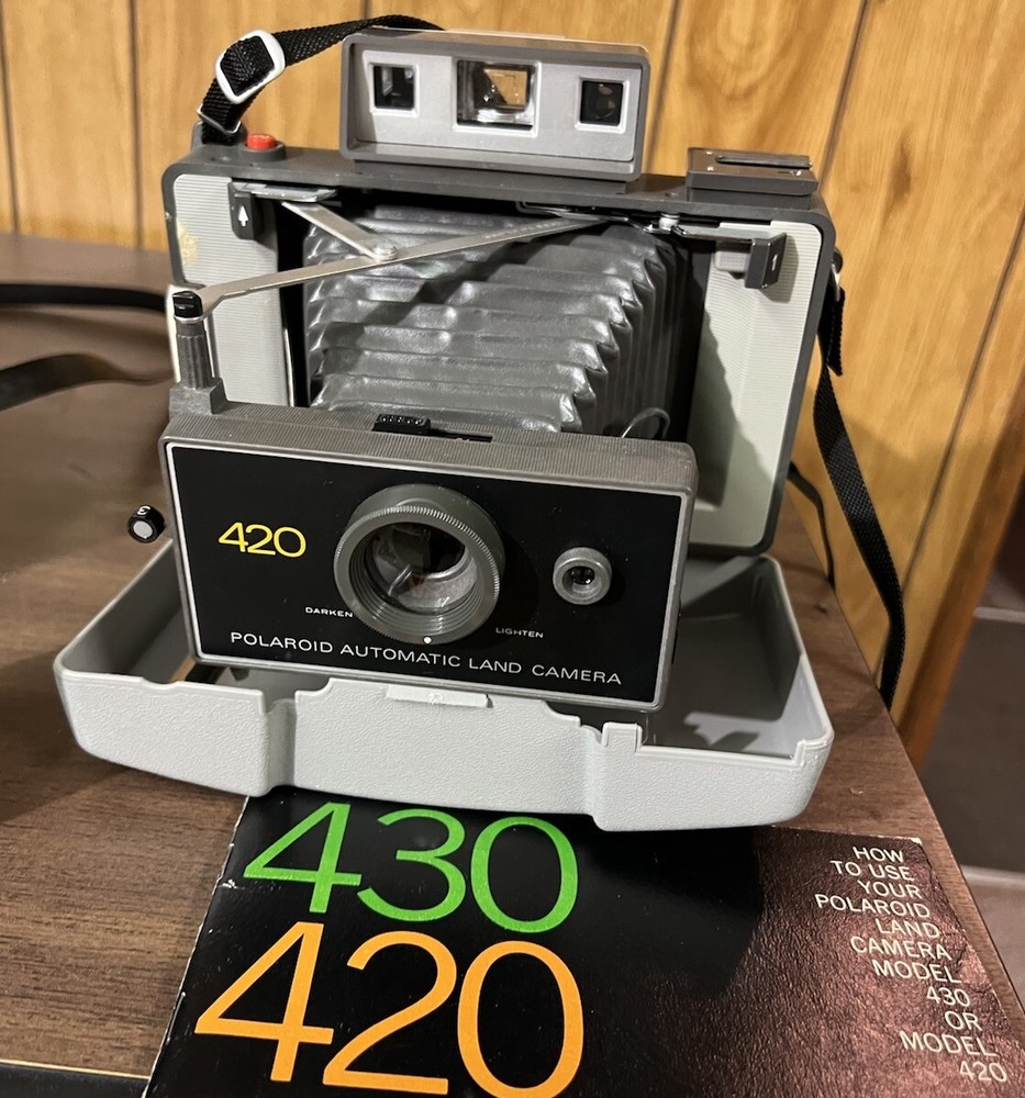 Vintage Polaroid Automatic Land Camera Model 420 With Flash Hard Case