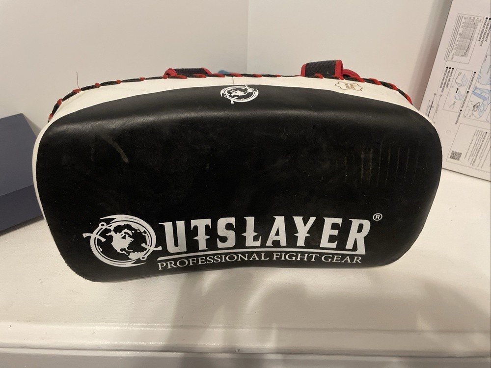 Outslayer Muay Thai Kick Pad Kickboxing (only 1)