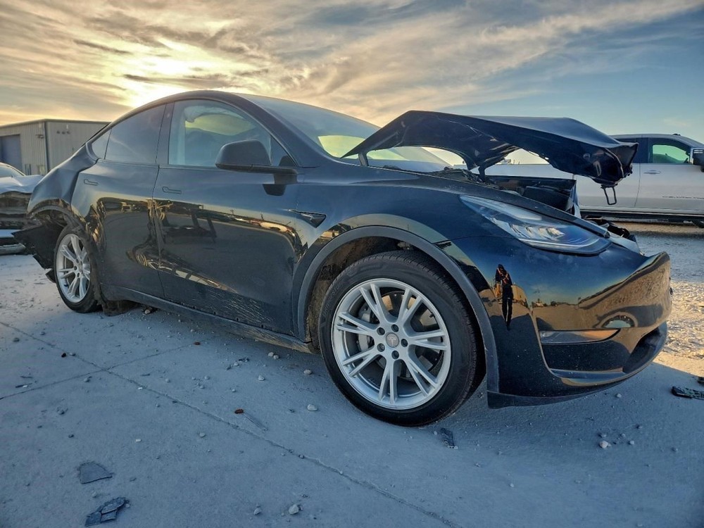 TESLA Y 2021 Camera/Projector 368057