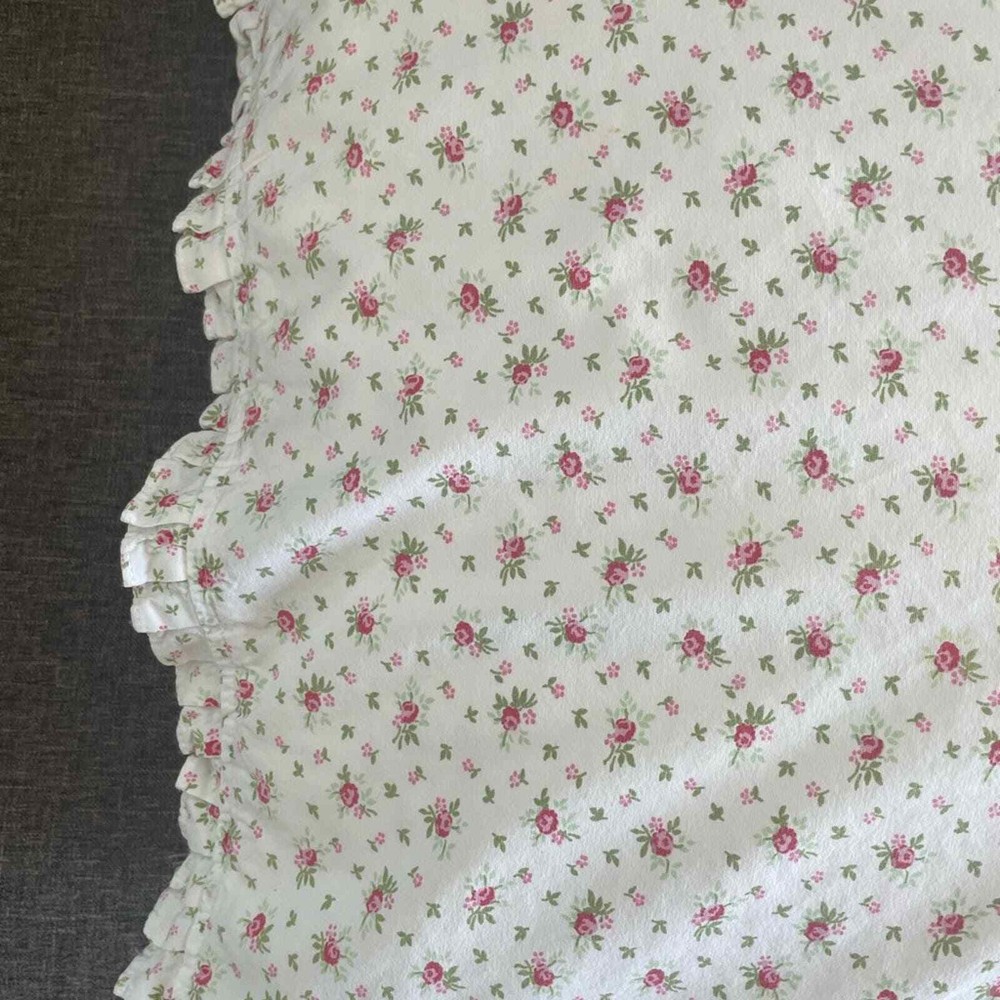Vintage flowered ruffled pillowcase