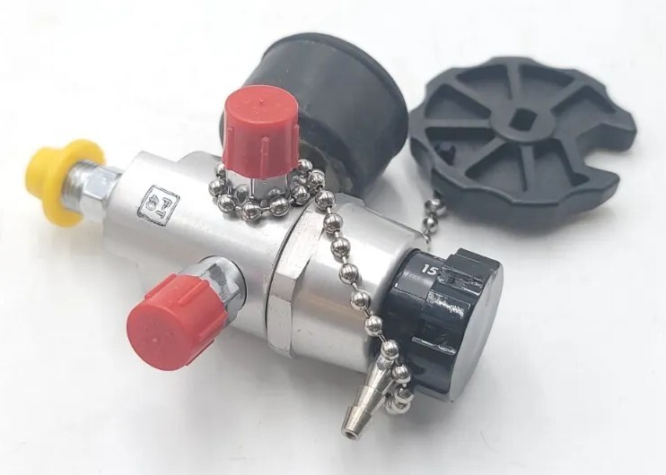 Oxygen Regulator Model 180-04 F-A 56 Pressure Regulator w Constant Flow Control