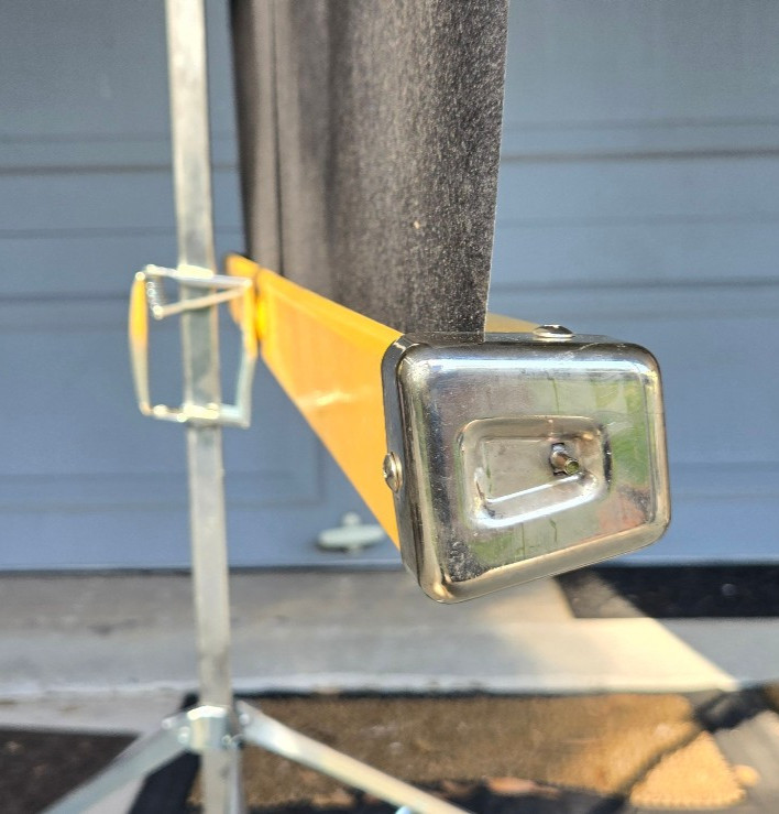 Knox Panorama Portable Standing Retractable Projector Screen 40"x36"