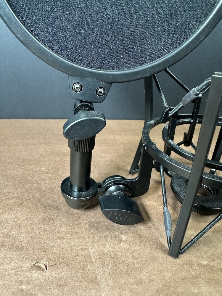 Rode SM6 Shock Mount with Detachable Pop Filter