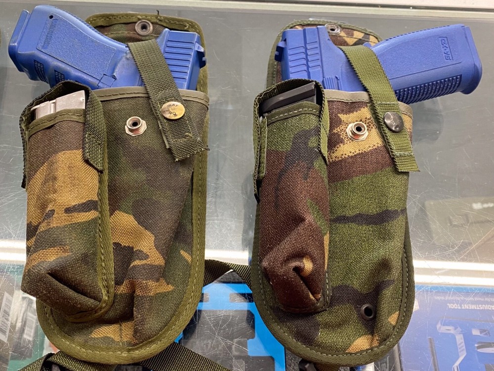 BRITISH MILITARY HOLSTER W/ MAG POUCH #_=