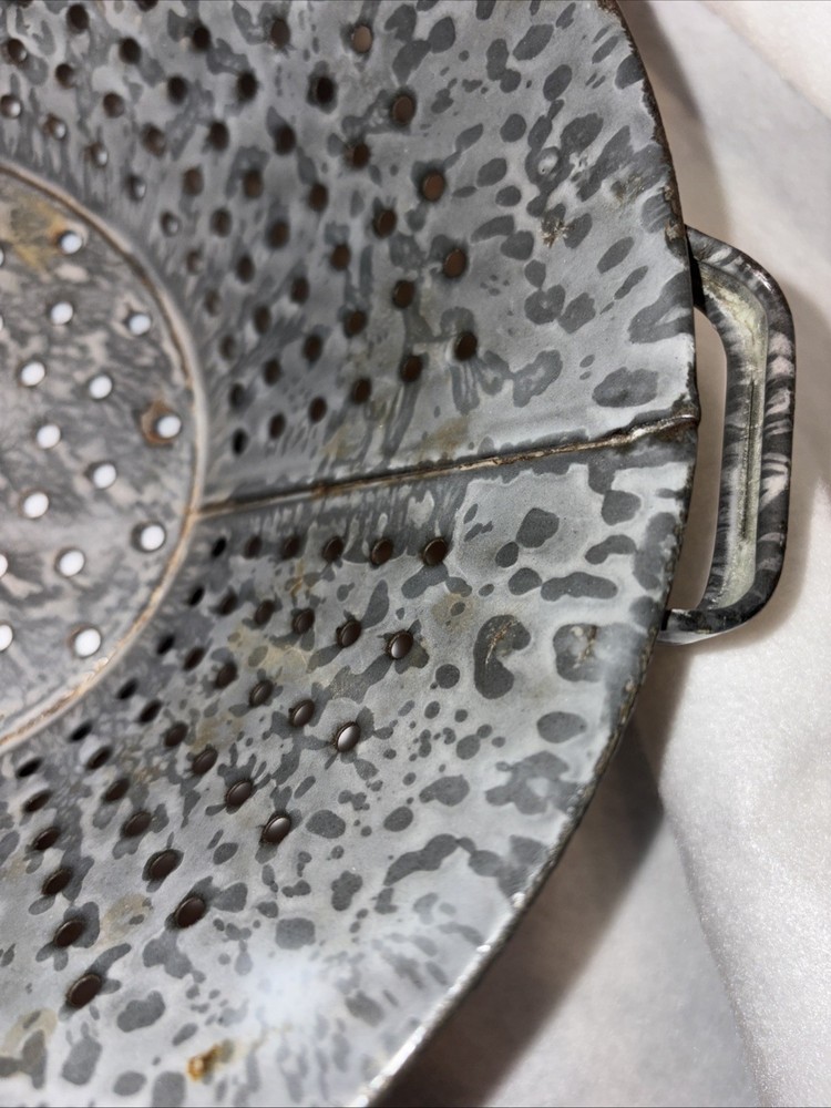 Antique Gray Graniteware Colander 11”