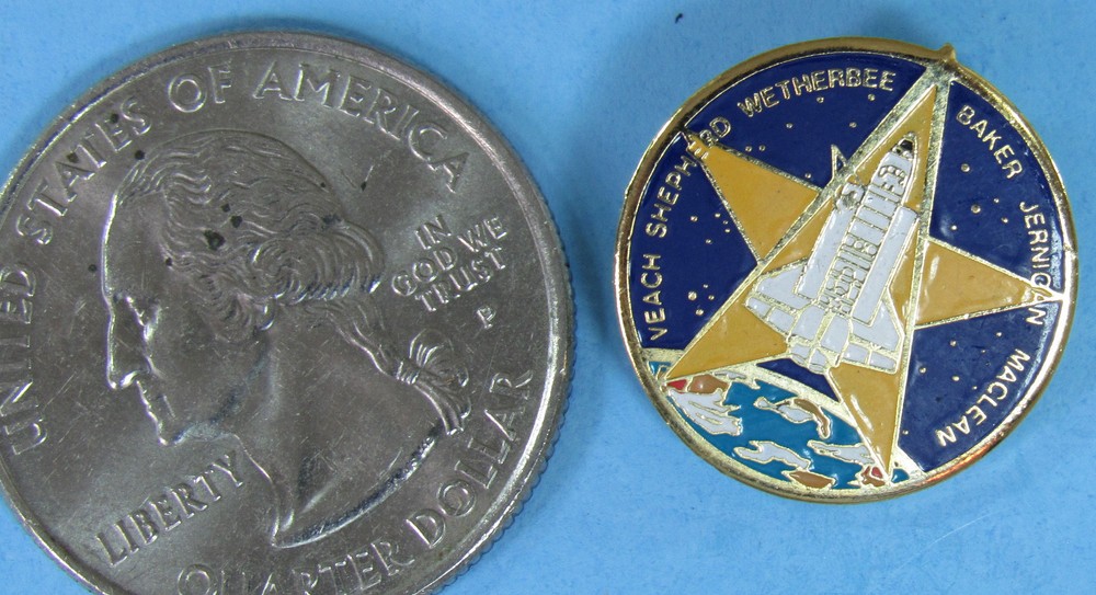 PIN enamel vtg NASA Space Shuttle STS-52 - COLUMBIA - Baker Jerrigan Wetherbee