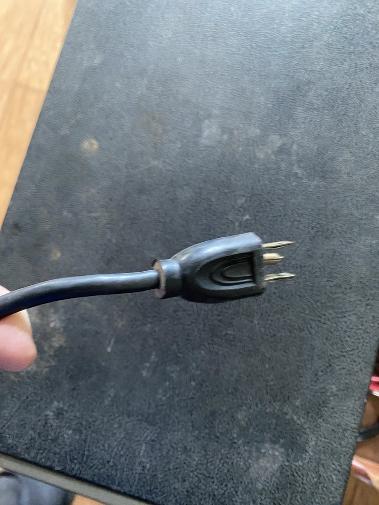 B&K Precision Model 415 Solid State Sweep/Marker Generator With Cords Untested