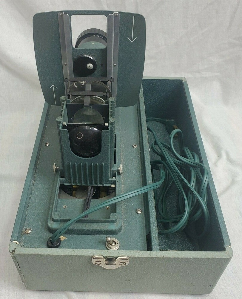 Argus 300 Automatic Slide Projector  Needs Bulb  Tested to POWER UP