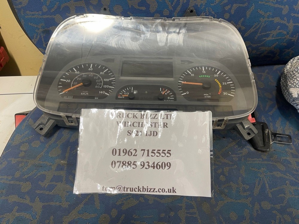 Mercedes atego 815 Dash Board Clock Panel A001 446 99 21