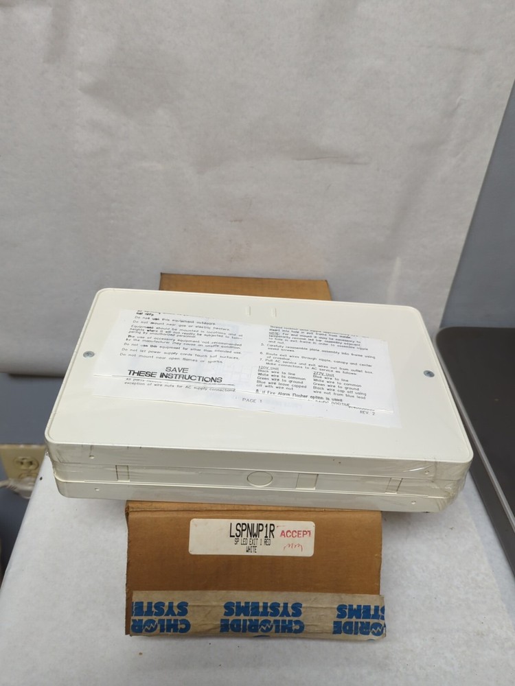 CHLORIDE SYSTEMSLSPNWP1R,SP LED EXIT 1 RED/WHITE PLASTIC EXIT SIGN NOS