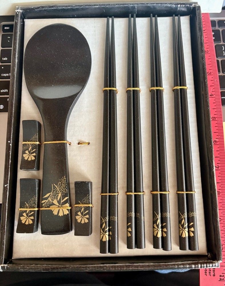Black chopsticks, rests  and spoon set
