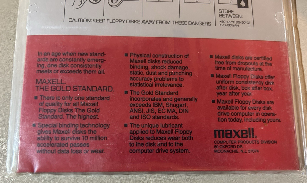 Maxell MD1-D Mini Floppy Disk 5.25” 2 pack with 2 empty display cases