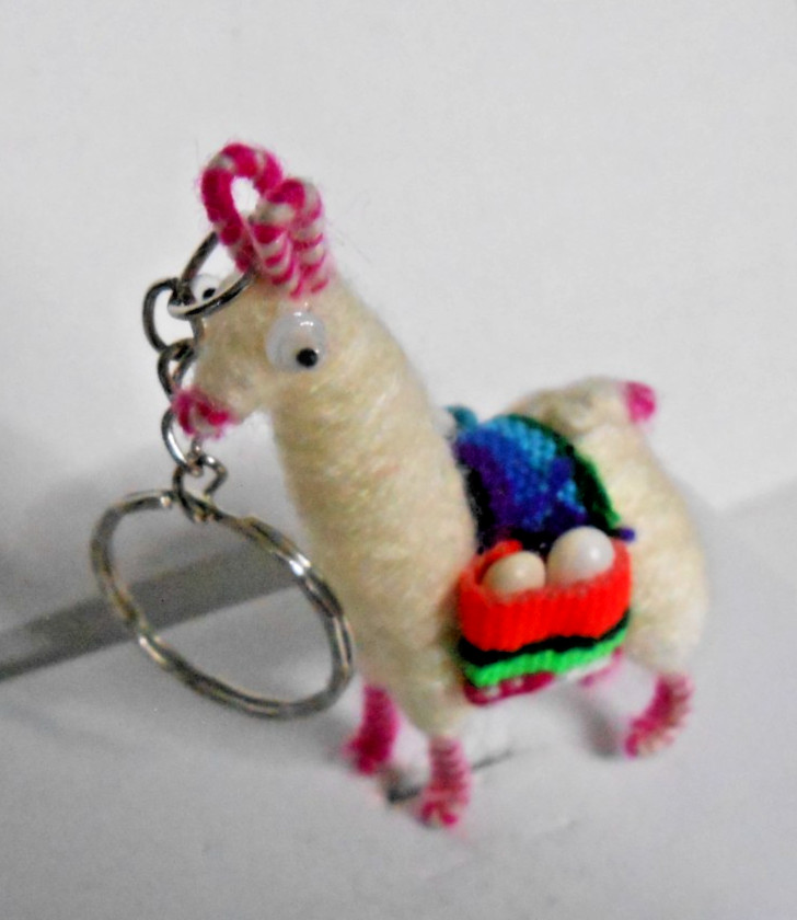 Peruvian Andes White Llama Key Ring (Per-027)