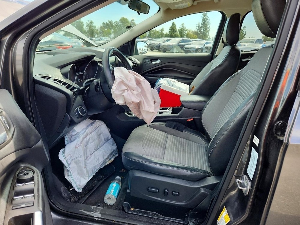 RIGHT FRONT SPINDLE KNUCKLE OEM 13-19 FORD ESCAPE