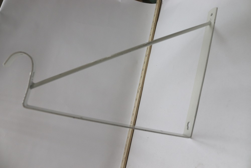 The Hillman Group Shelf/Rod Bracket White 852013