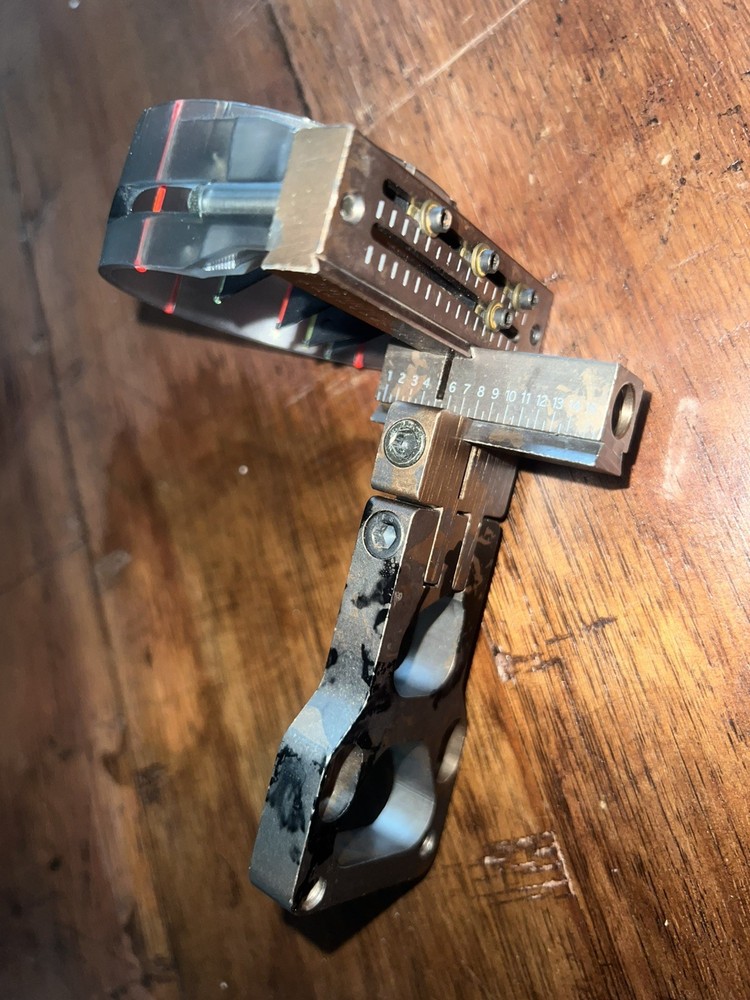 Black Gold Bow sight