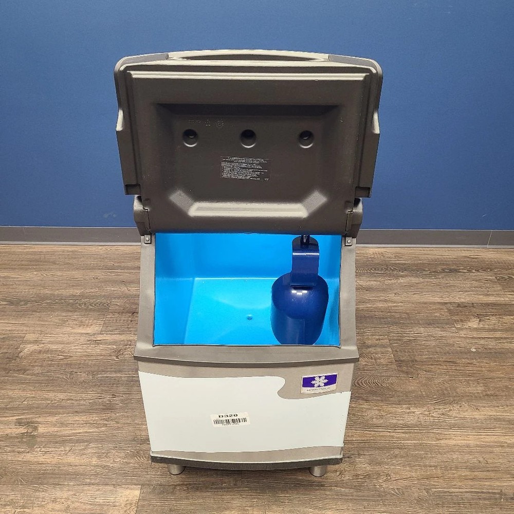 Manitowoc D320 22" 264 lb. Ice Bin (Scratch & Dent 8441)