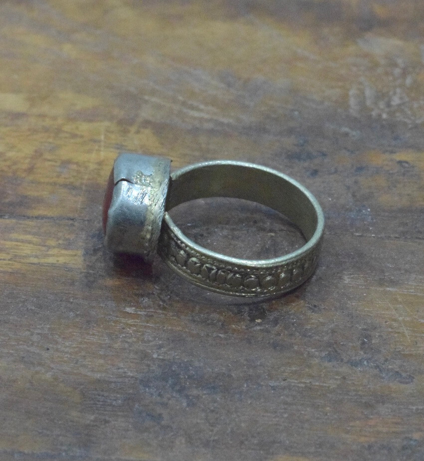 Middle Eastern Silver Red Stone Kuchi Ring Size 9.5