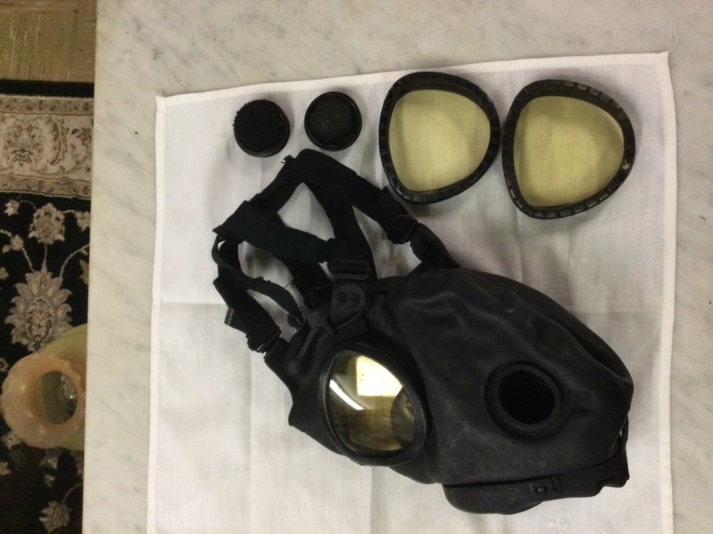 Vintage M17 Army Mask Size Medium
