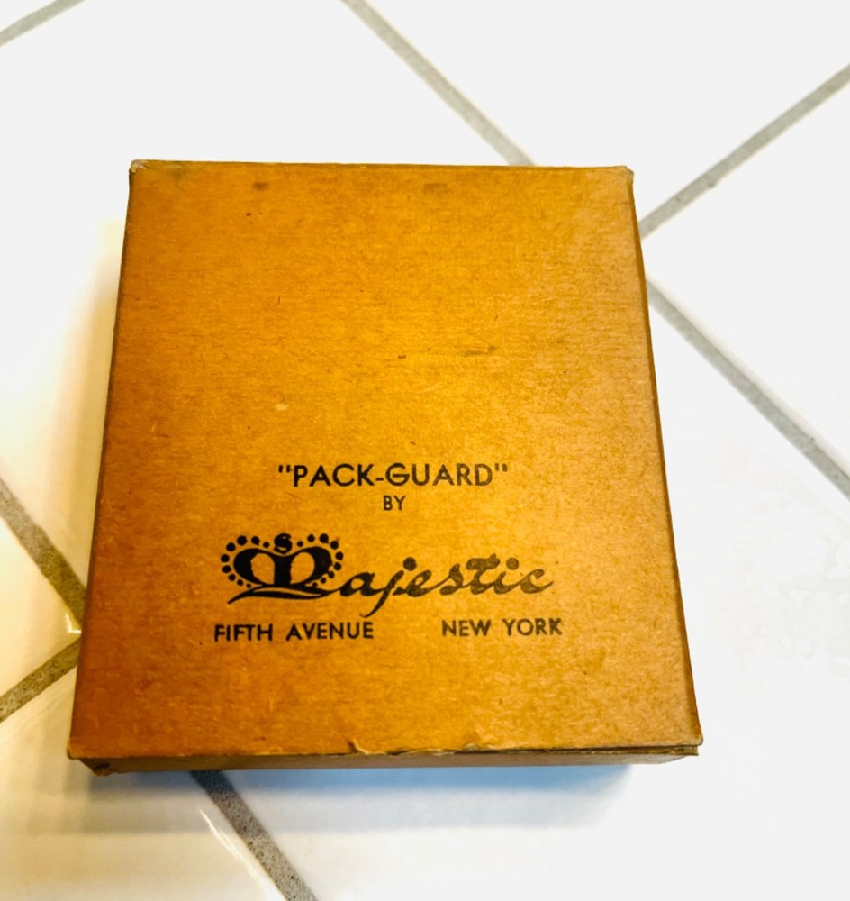VTG Majestic PACK-GUARD Cigarette (Pack) Protector with original box