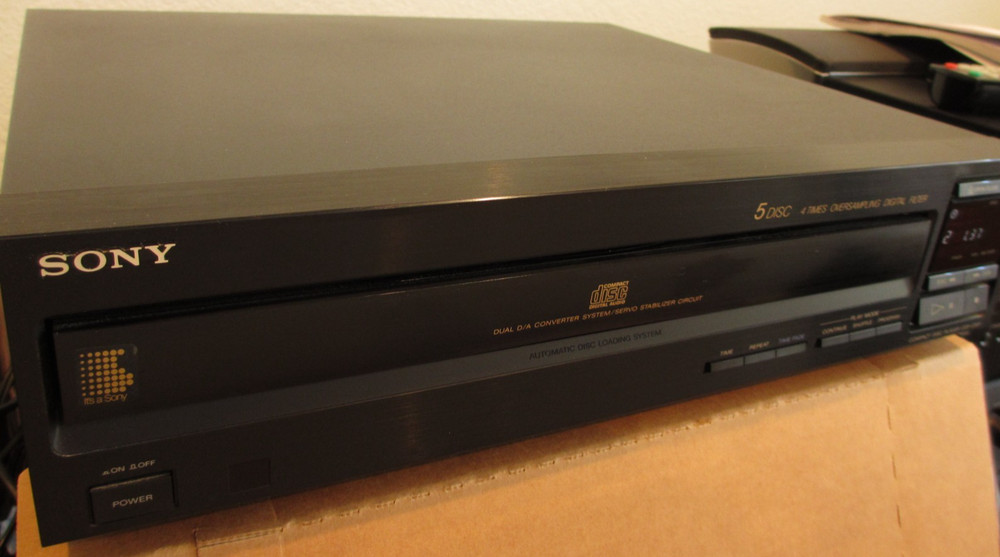 Sony CDP-C201 Compact 5 Disc Carousel Changer Player, Tested, Works.