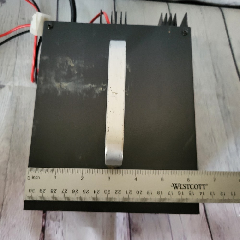 Astron 13.7Vdc Linear Regulated power supply 5A Model RS-7A Powers On