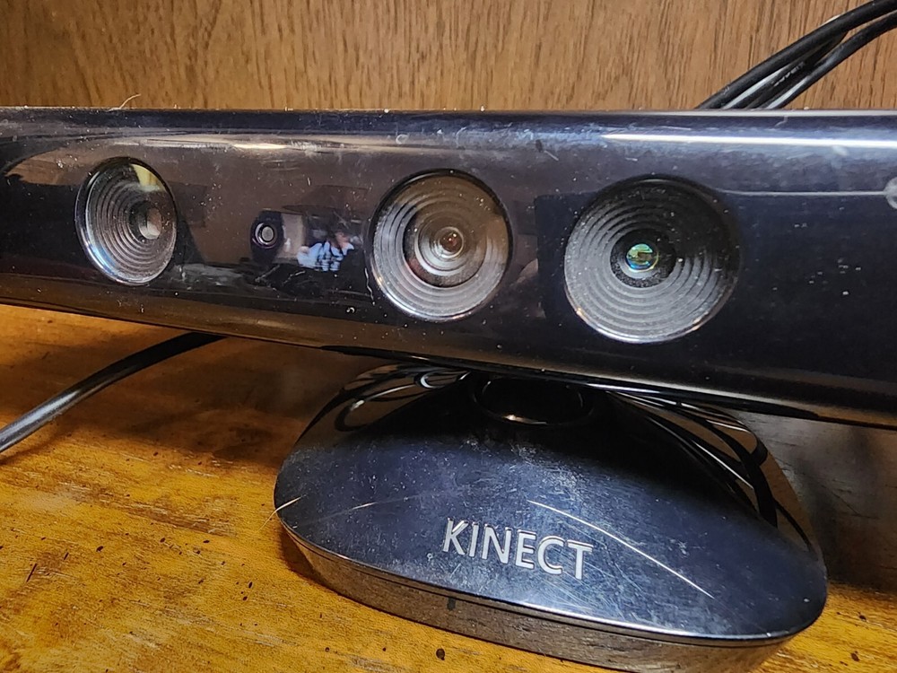 Microsoft Xbox 360 Pro Kinect with all cords 1414 model, tested and working