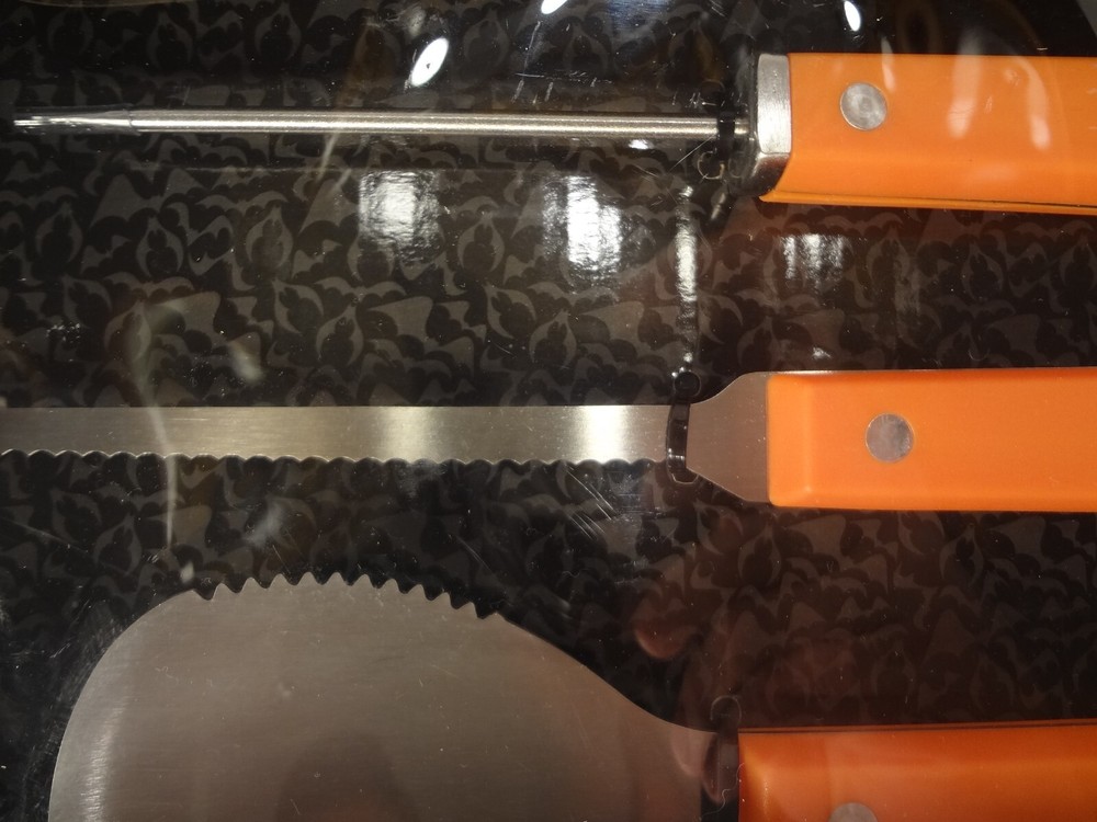 Pumpkin Carving Set - Includes 5 Stencils