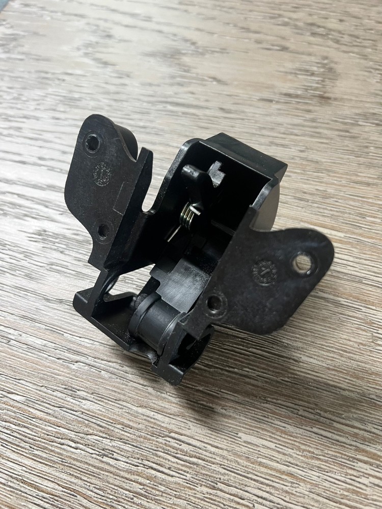 YAKIMA Replacement Inside Latch Assembly CBX 18 Lower Latch - Need Riveted