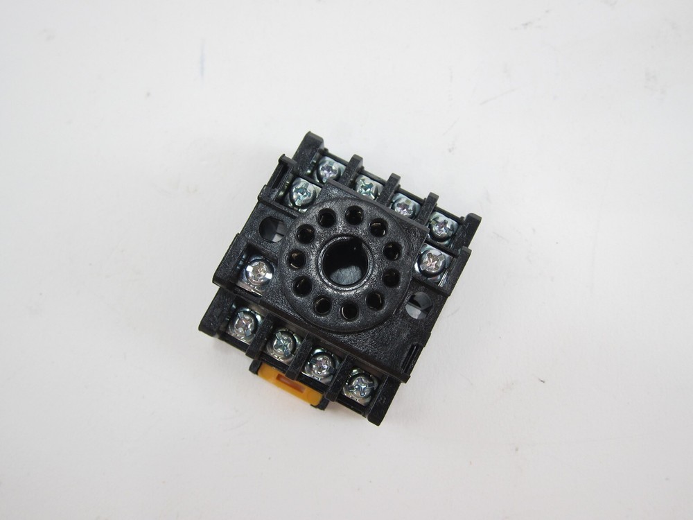 New Young Electronics NDS-11 Relay Socket NDS11