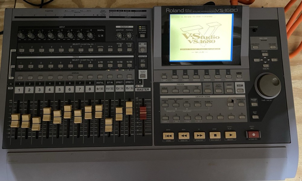 Roland VS-1680/880 Digital Studio Workstation Multitrack Recorder